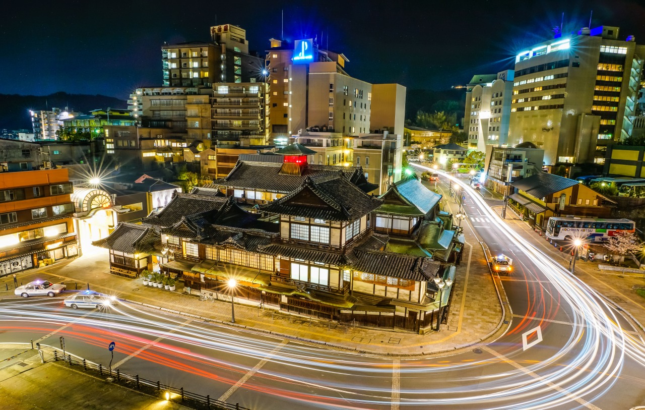 I drove to the uphill of Dogo Onsen Parking and shot this oldest onsen hot springs in Japan.
