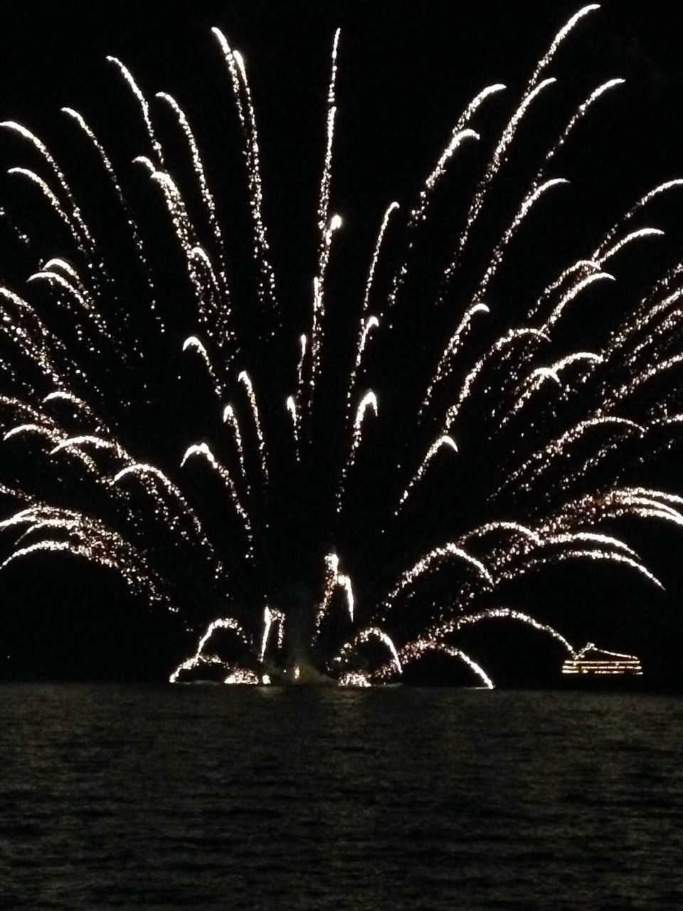 Stunning fireworks at Lake Toya during the summer season.Simply awesome!