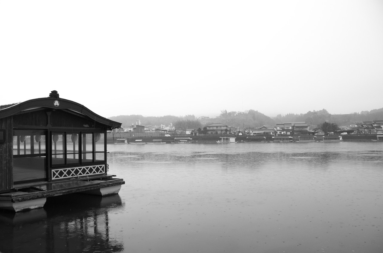 雨中的三隈川, 配上黑白調色, 蠻有感覺的